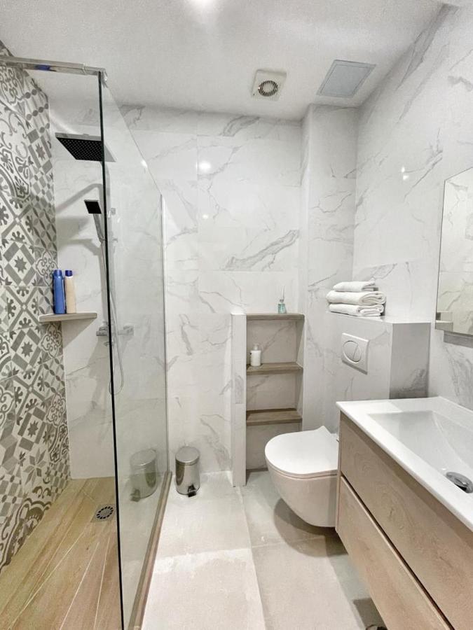 Luna Ensuites Centro Malaga Exterior photo
